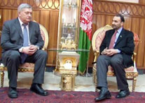 دیدار والی بلخ و جنرال قنسول روسيه در مزار شریف 