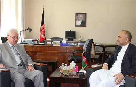تاکید مشاور امنیت ملی افغانستان و سفیر روسیه در کابل بر مبارزه با تروریزم